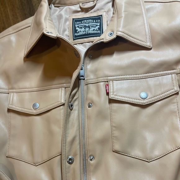 Levi's Women's Faux Leather Belted Shirt Jacket Size Large Color Cream - Picture 14 of 16